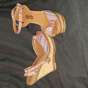 Womens size 7.5 Deb brand aztec print/studded wedges